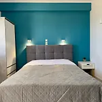Golden View Studios Apartment