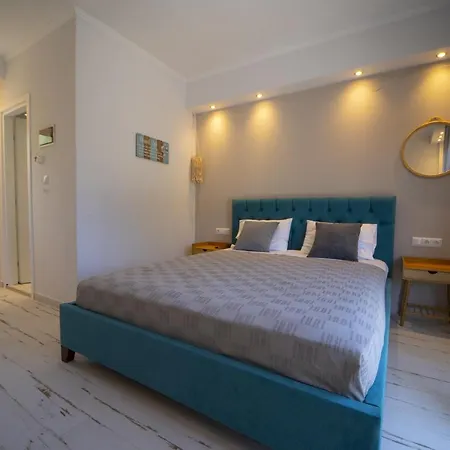 Golden View Studios Apartment