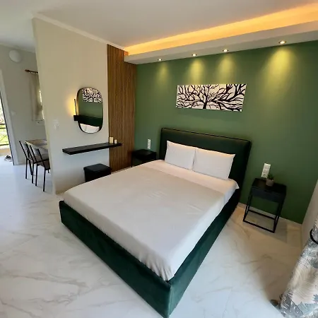 Golden View Studios Apartment
