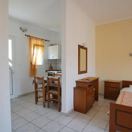 Golden View Studios Apartment